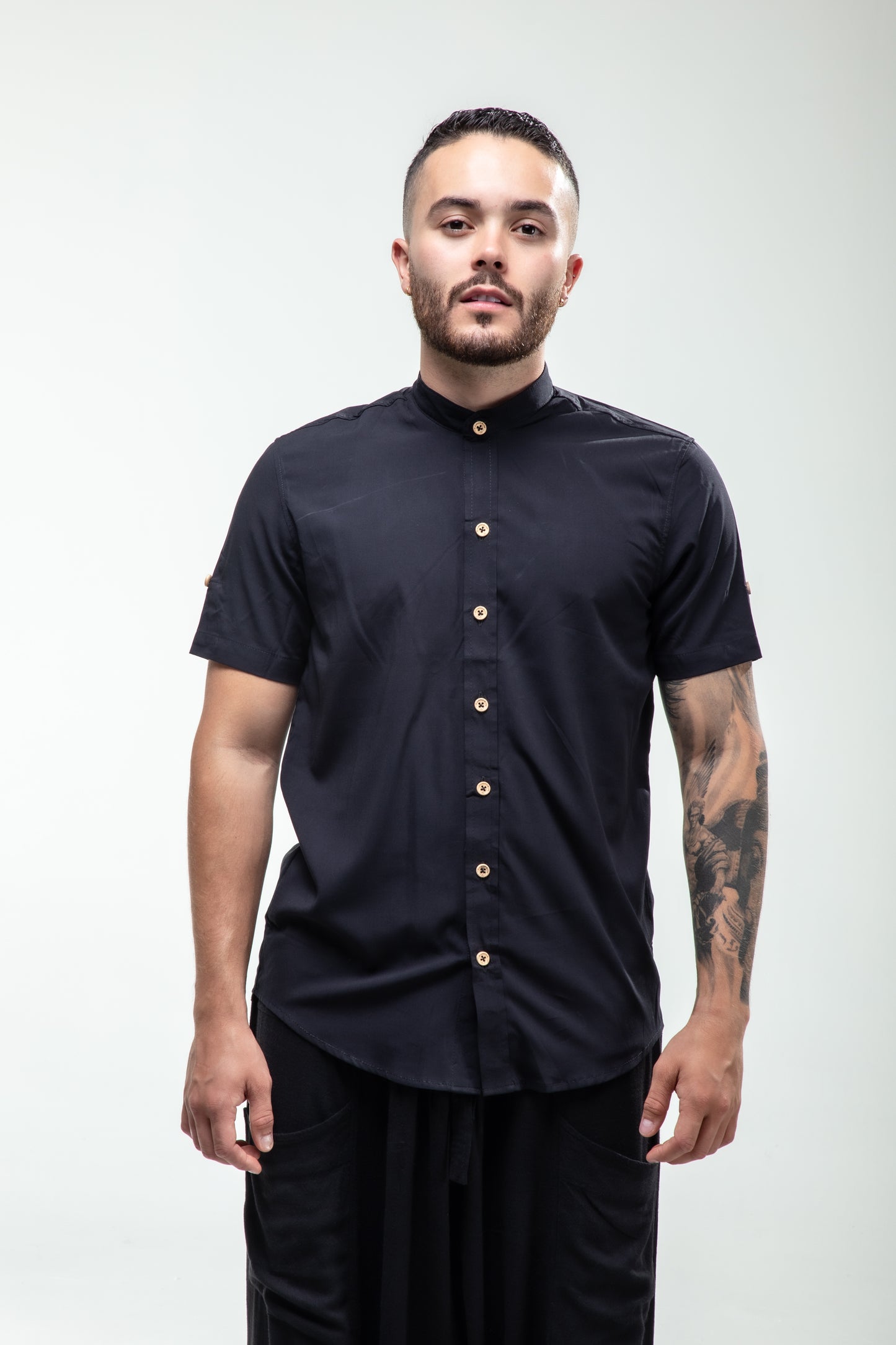 Camisa Básica Manga Corta Negra