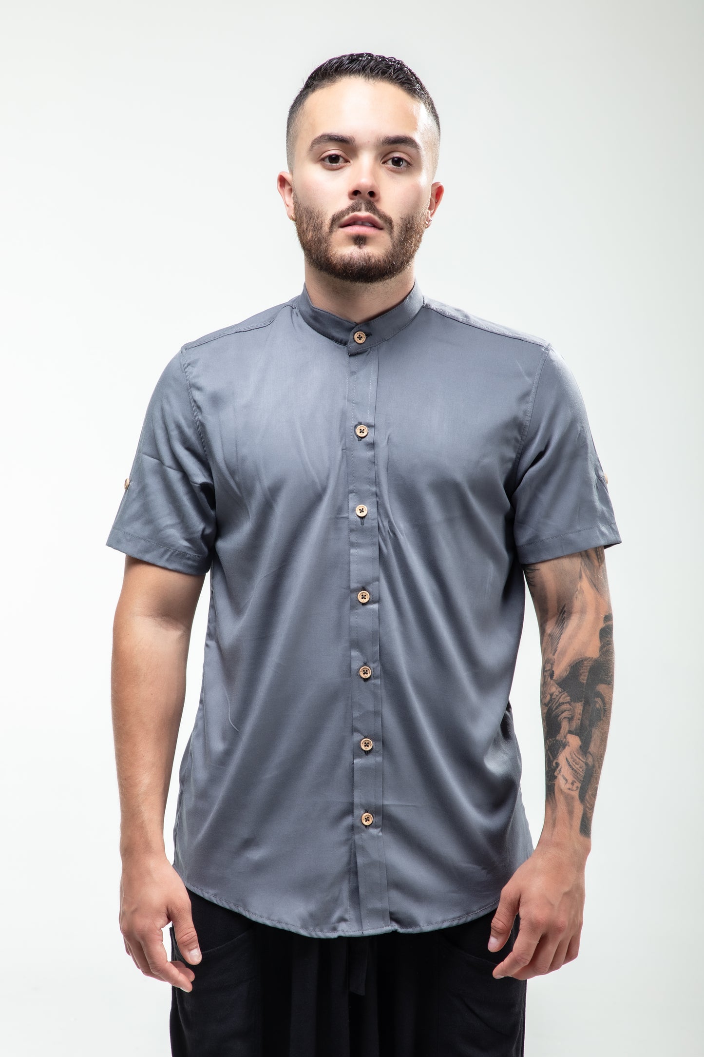 Camisa Básica Manga Corta Gris
