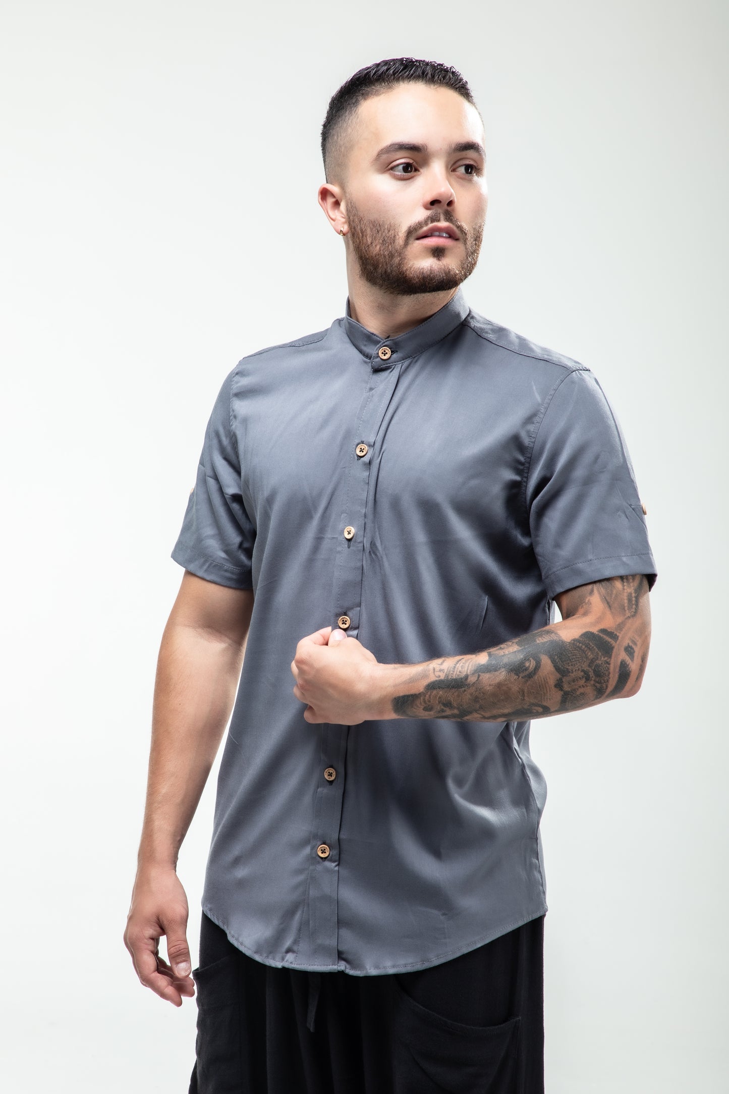 Camisa Básica Manga Corta Gris