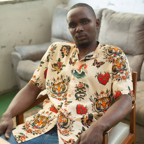 Camisa Cuello Mao Corazón Indomable