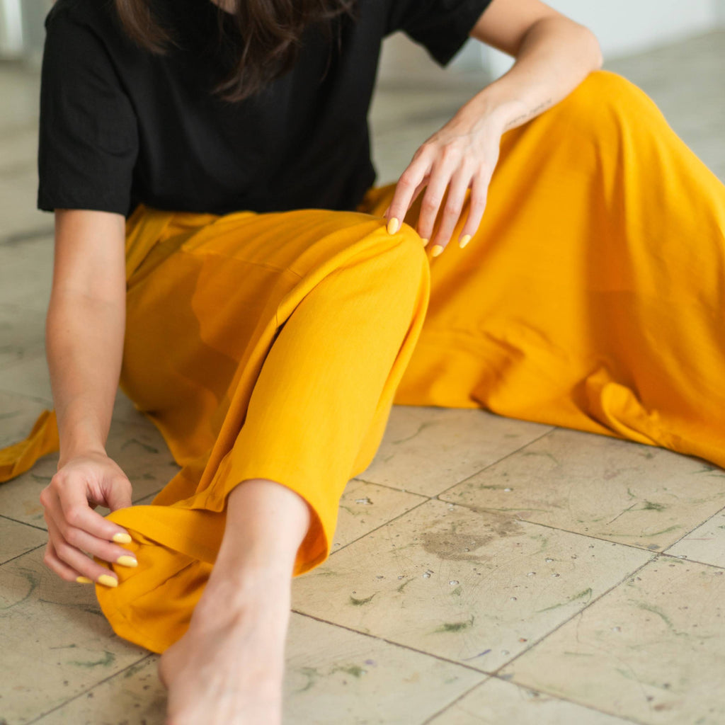 Pantalón Relajado — Amarillo Solar