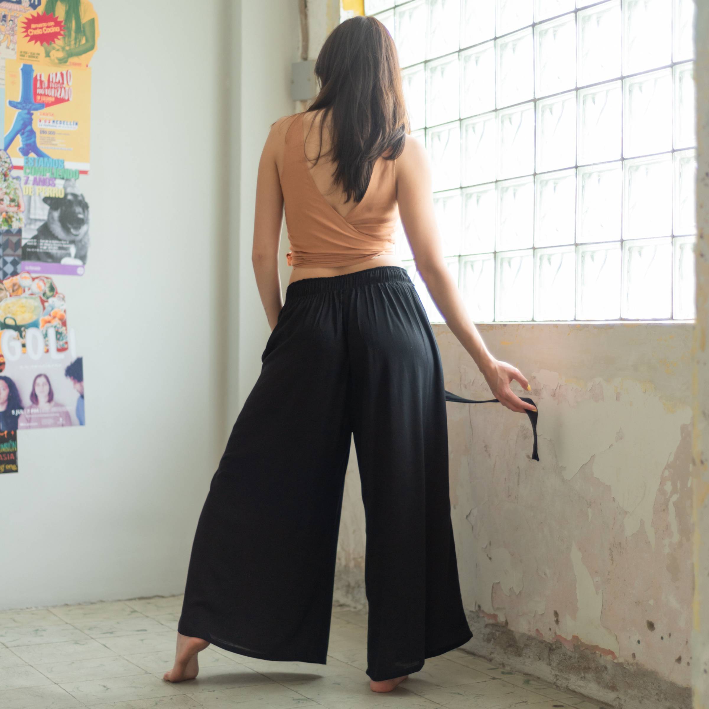 Pantalón Relajado — Negro Esencial