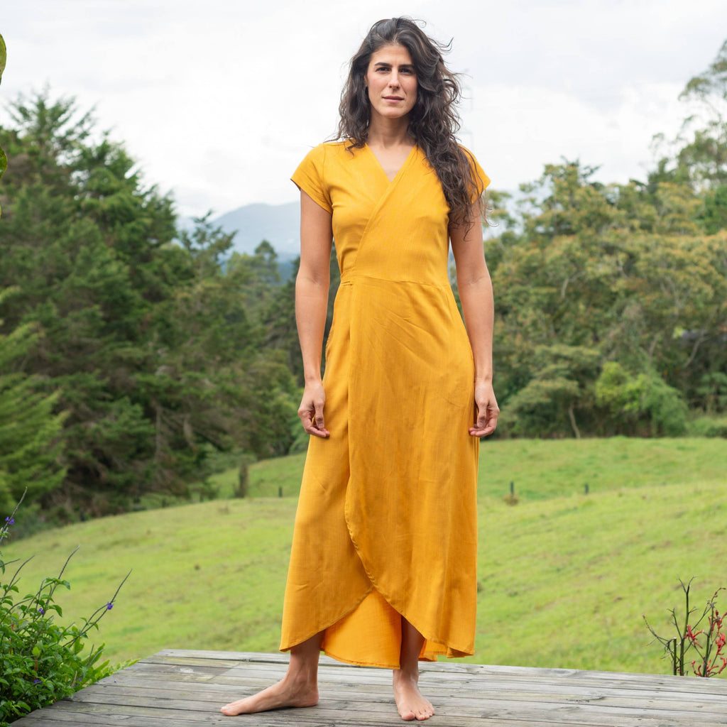 Vestido Cruzado — Amarillo Solar