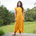 Vestido Cruzado — Amarillo Solar