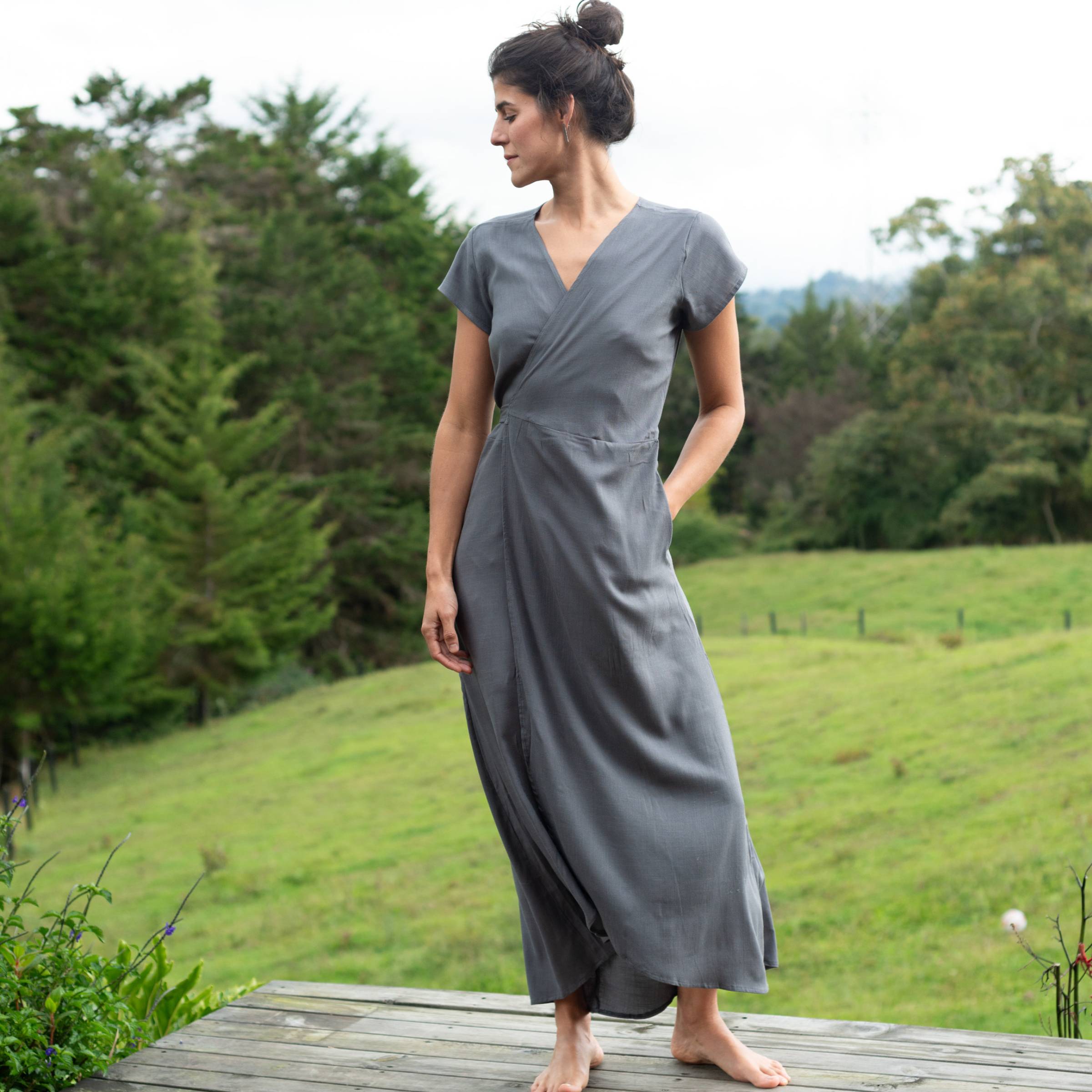 Vestido Cruzado — Gris Humo
