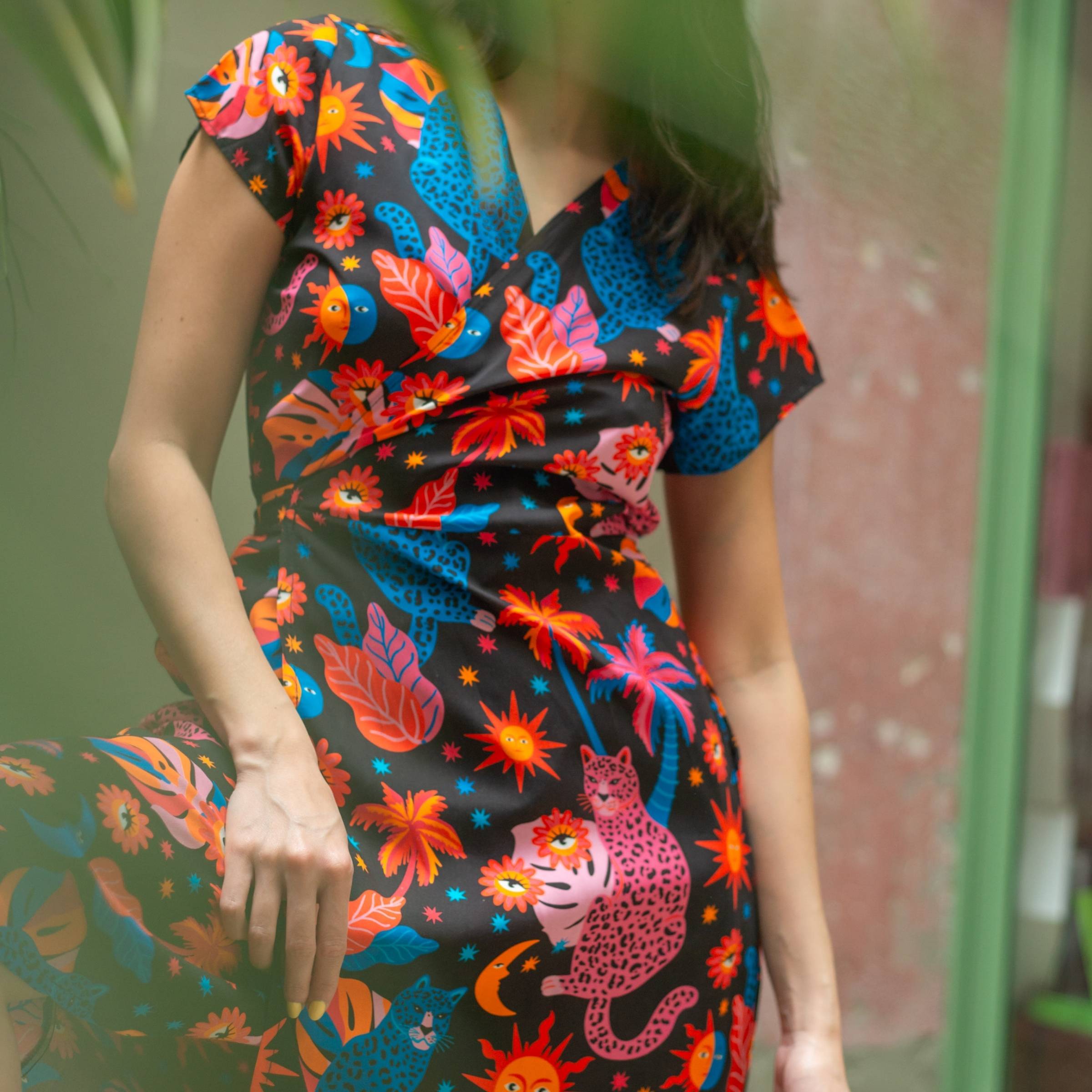 Vestido Cruzado — Jaguar Cósmico
